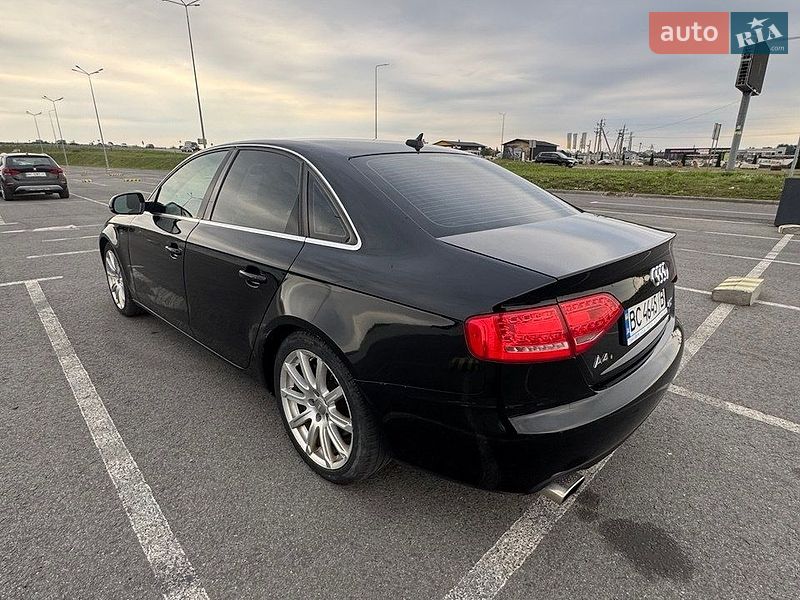 Седан Audi A4 2010 в Львове