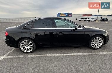 Седан Audi A4 2010 в Львове