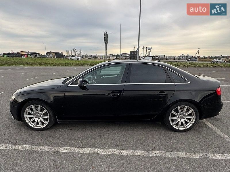 Седан Audi A4 2010 в Львове