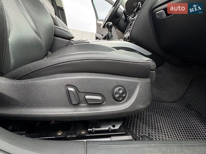 Седан Audi A4 2010 в Львове