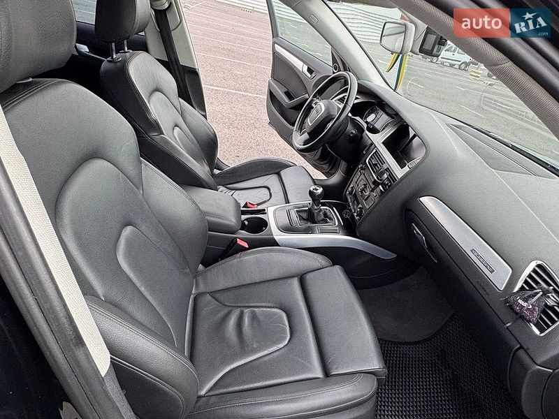 Седан Audi A4 2010 в Львове