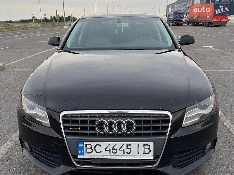 Седан Audi A4 2010 в Львове
