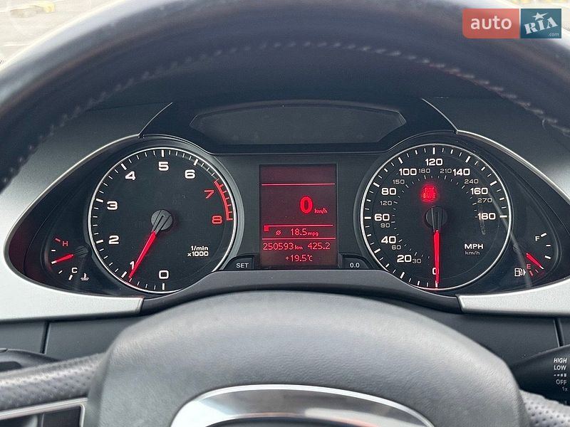 Седан Audi A4 2010 в Львове