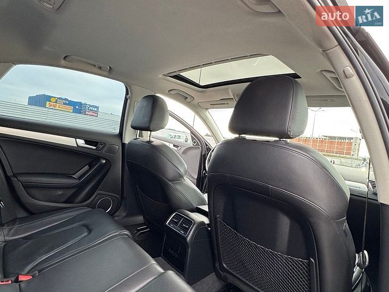 Седан Audi A4 2010 в Львове