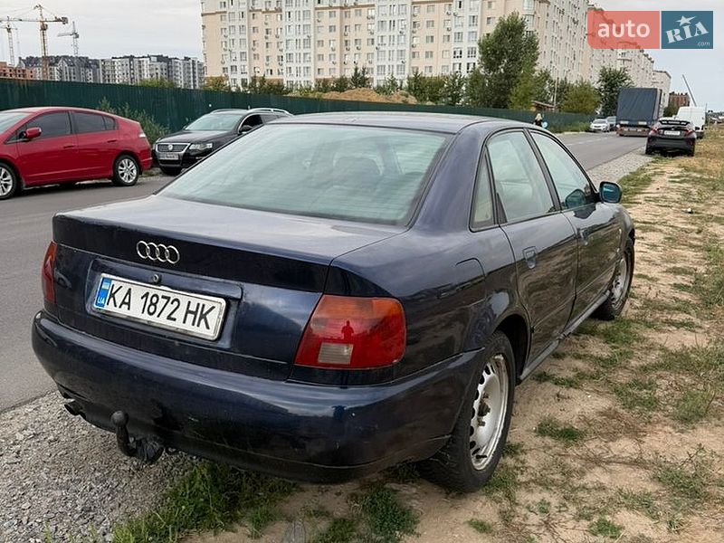 Седан Audi A4 1995 в Софиевской Борщаговке
