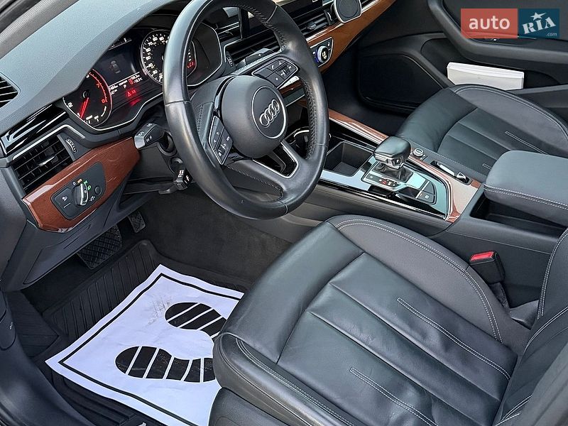 Седан Audi A4 2020 в Львові