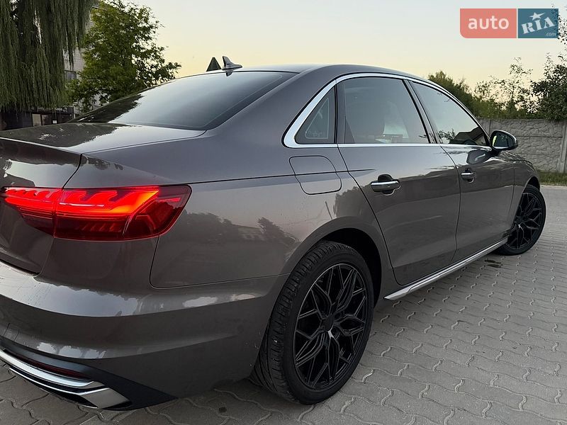 Седан Audi A4 2020 в Львові