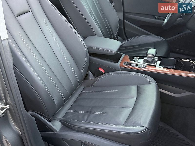 Седан Audi A4 2020 в Львові