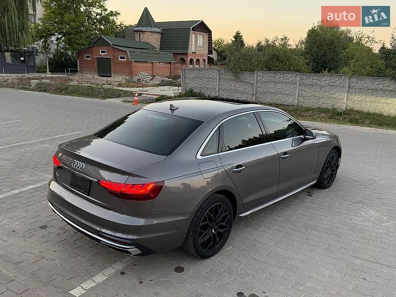 Седан Audi A4 2020 в Львові