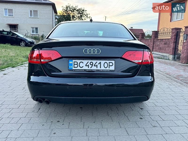 Седан Audi A4 2011 в Львові