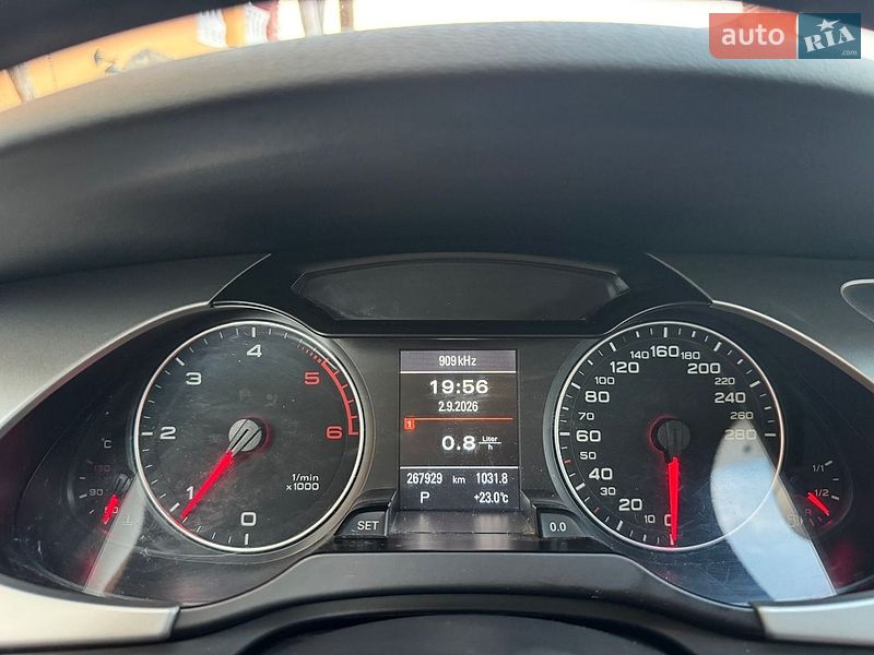 Седан Audi A4 2011 в Львові
