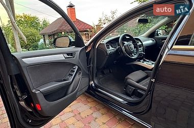 Седан Audi A4 2011 в Львові