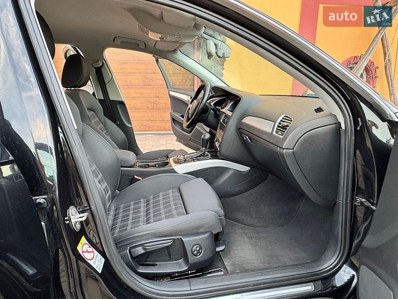 Седан Audi A4 2011 в Львові