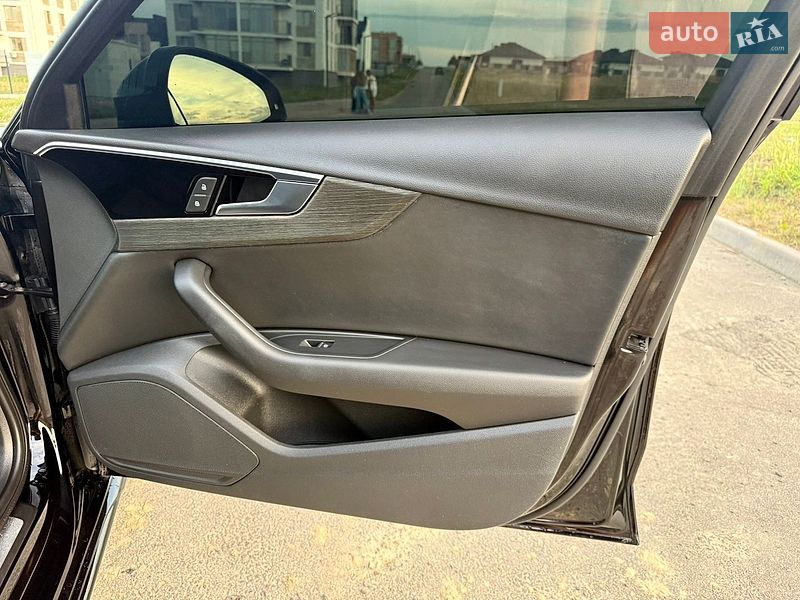 Седан Audi A4 2020 в Рівному