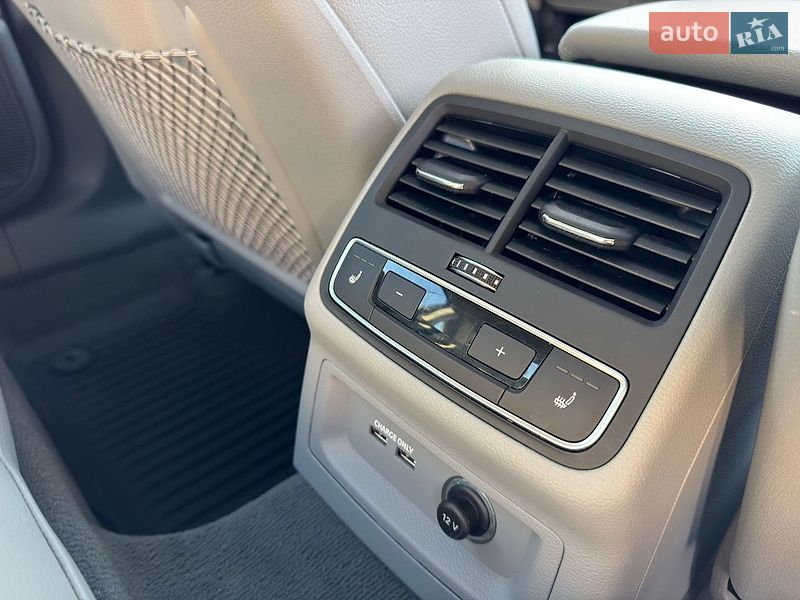 Седан Audi A4 2019 в Києві