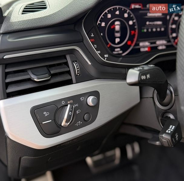 Седан Audi A4 2018 в Харкові