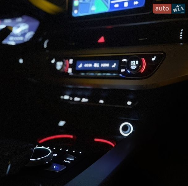 Седан Audi A4 2018 в Харкові