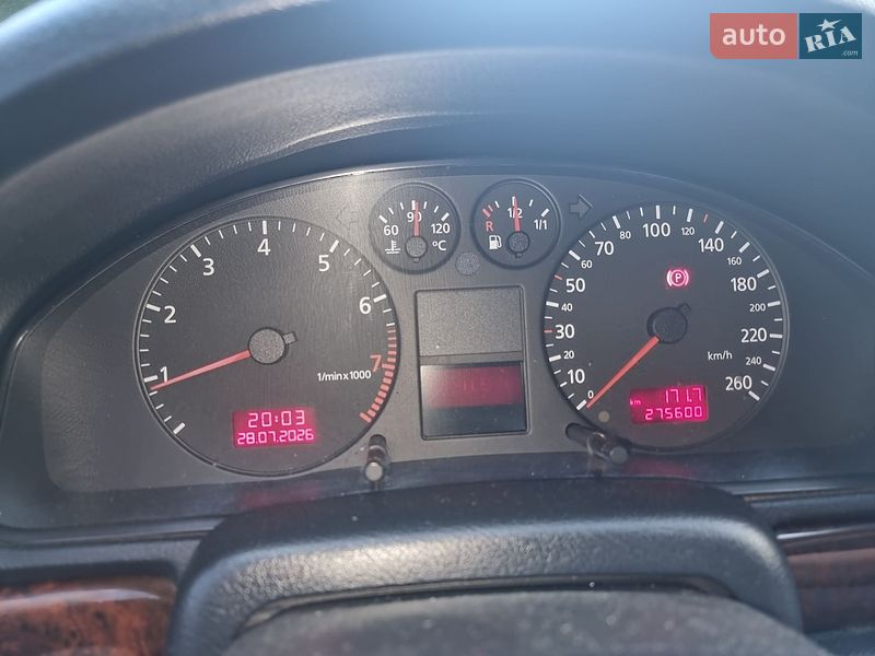 Седан Audi A4 1999 в Теофиполе