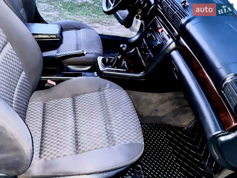Седан Audi A4 1999 в Теофиполе