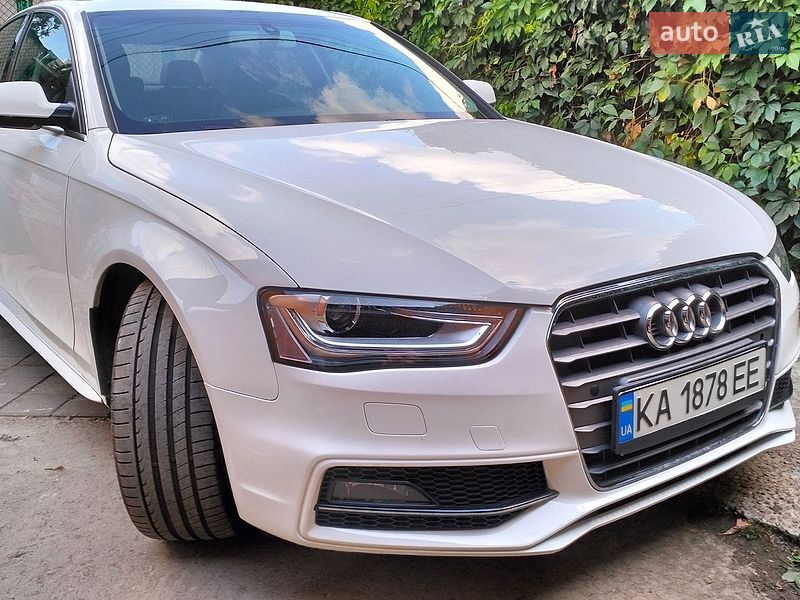 Седан Audi A4 2014 в Києві