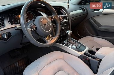 Седан Audi A4 2015 в Чернигове