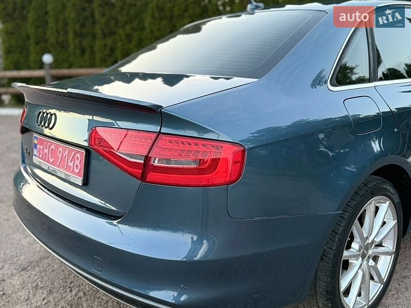 Седан Audi A4 2015 в Чернигове