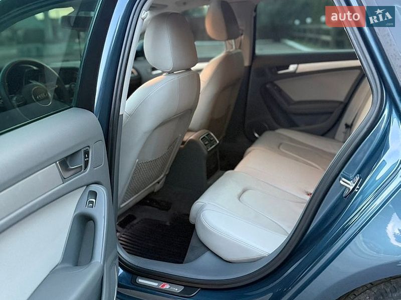Седан Audi A4 2015 в Чернигове