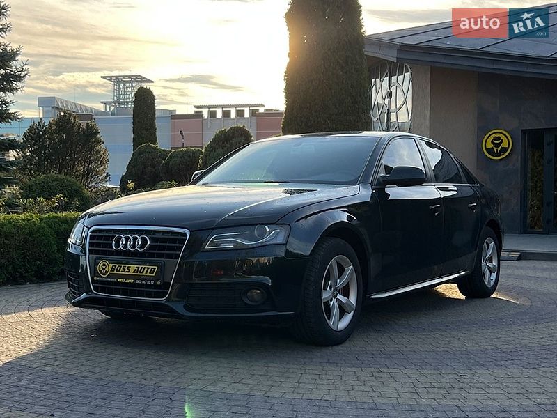 Седан Audi A4 2012 в Львові