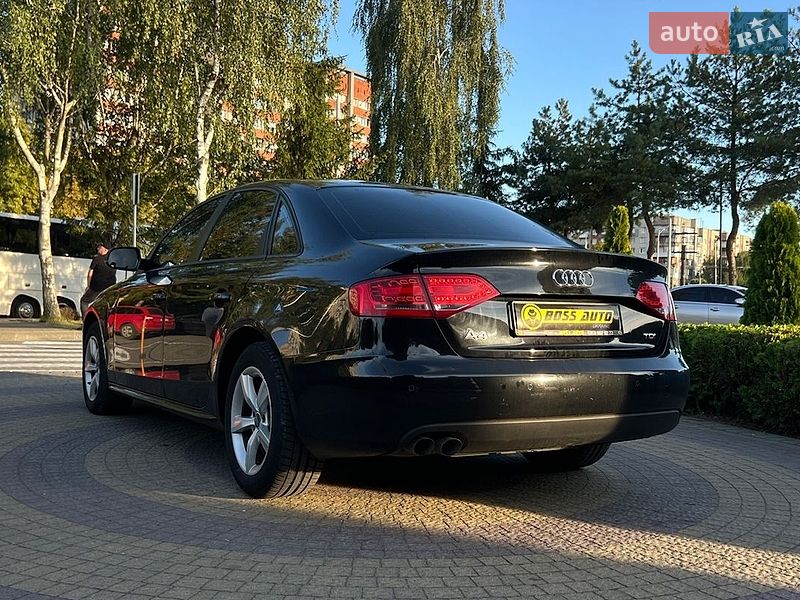 Седан Audi A4 2012 в Львові