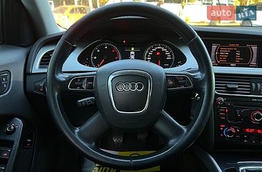 Седан Audi A4 2012 в Львові