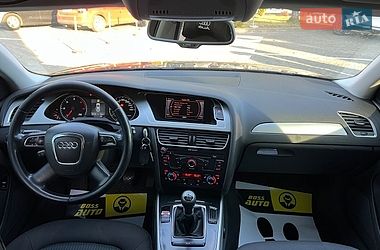 Седан Audi A4 2012 в Львові