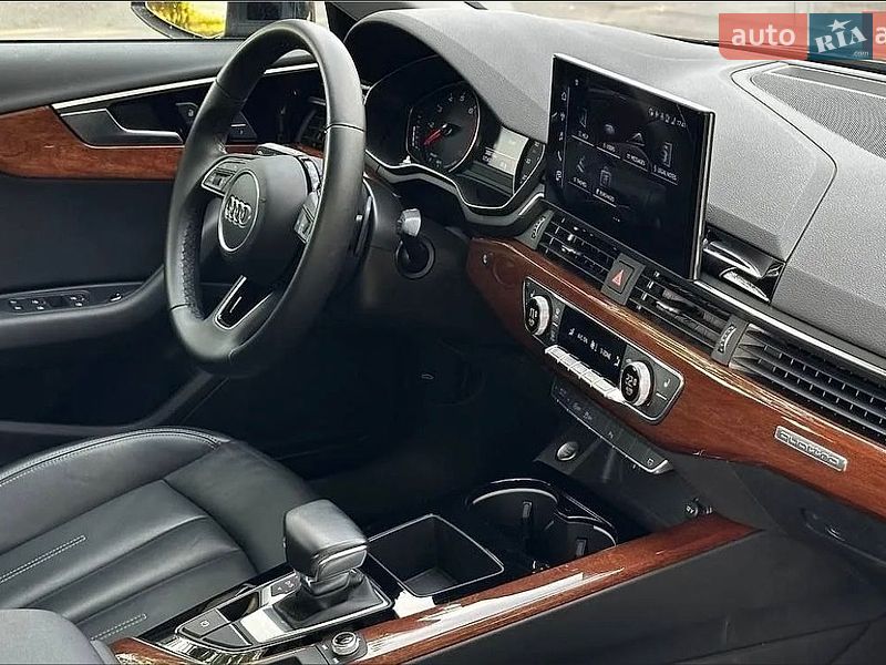 Седан Audi A4 2023 в Черкасах