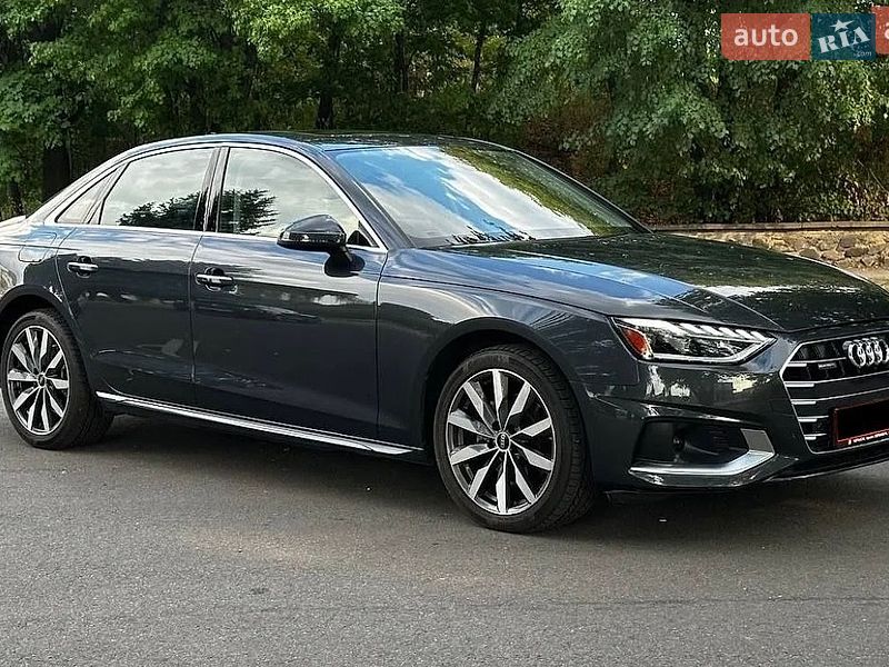 Седан Audi A4 2023 в Черкасах