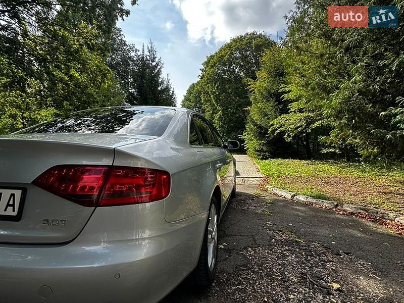 Седан Audi A4 2010 в Луцьку