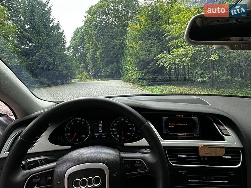 Седан Audi A4 2010 в Луцьку
