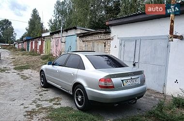 Седан Audi A4 1998 в Малине