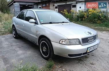 Седан Audi A4 1998 в Малине