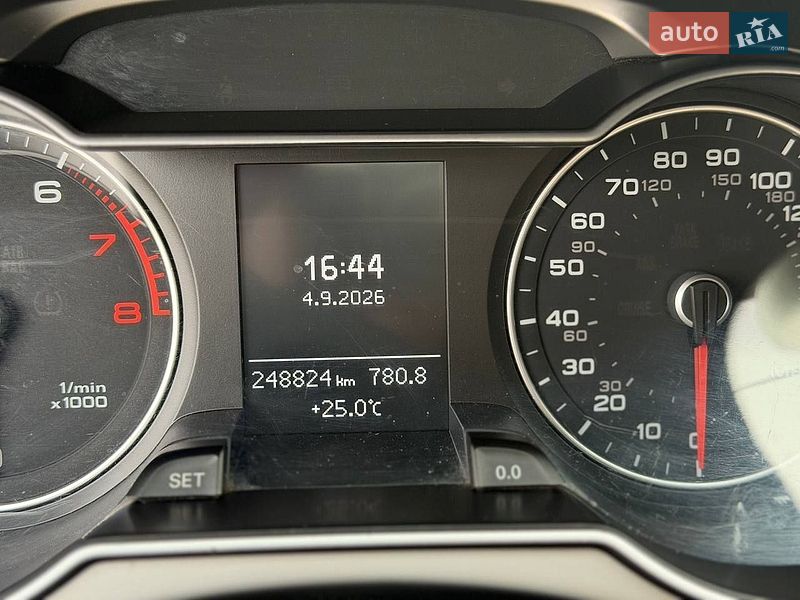 Седан Audi A4 2012 в Киеве