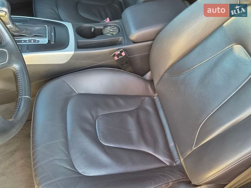 Седан Audi A4 2012 в Києві