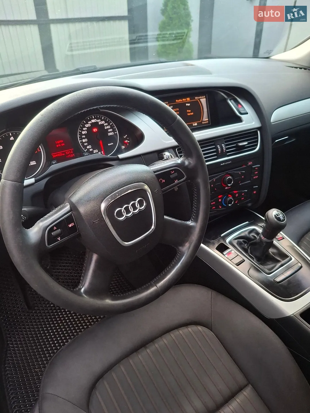 2010 Audi A4 - мініатюра 22
