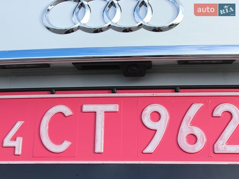 Седан Audi A4 2021 в Жовкве