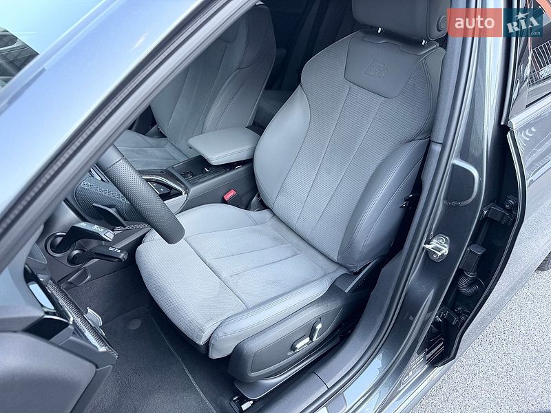Седан Audi A4 2023 в Києві