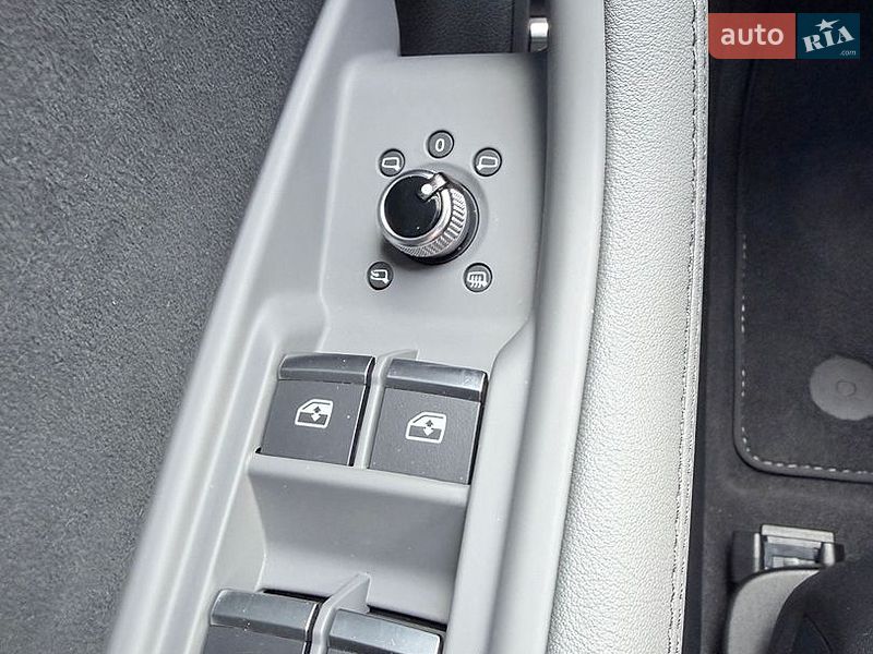 Седан Audi A4 2023 в Києві