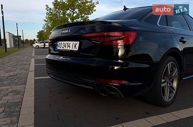 Седан Audi A4 2016 в Мукачевому