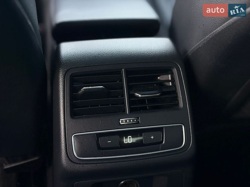 Седан Audi A4 2016 в Мукачевому