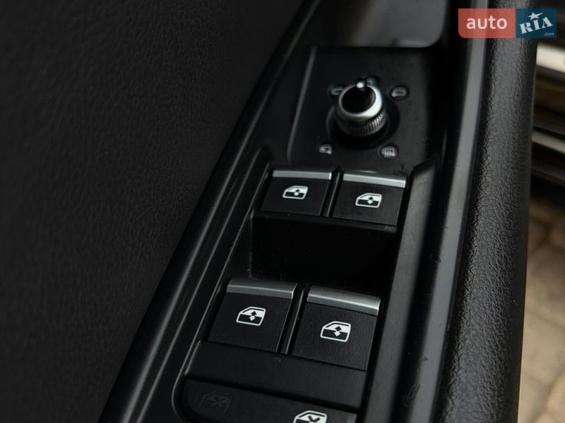 Седан Audi A4 2016 в Мукачевому