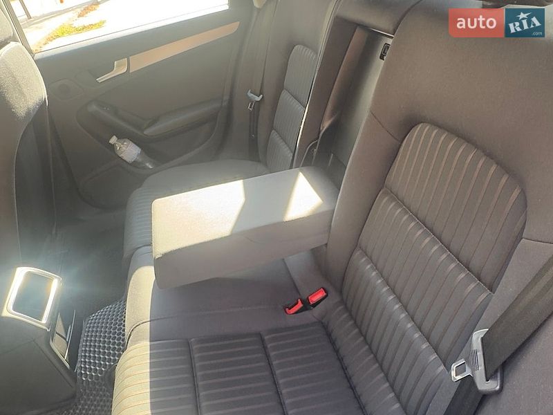 Седан Audi A4 2009 в Виннице