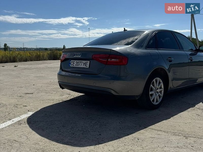 Седан Audi A4 2012 в Черновцах