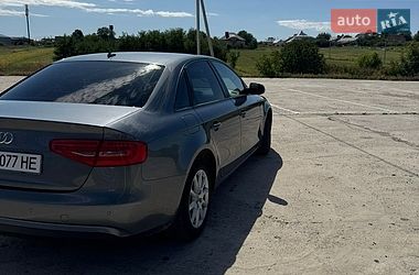 Седан Audi A4 2012 в Черновцах