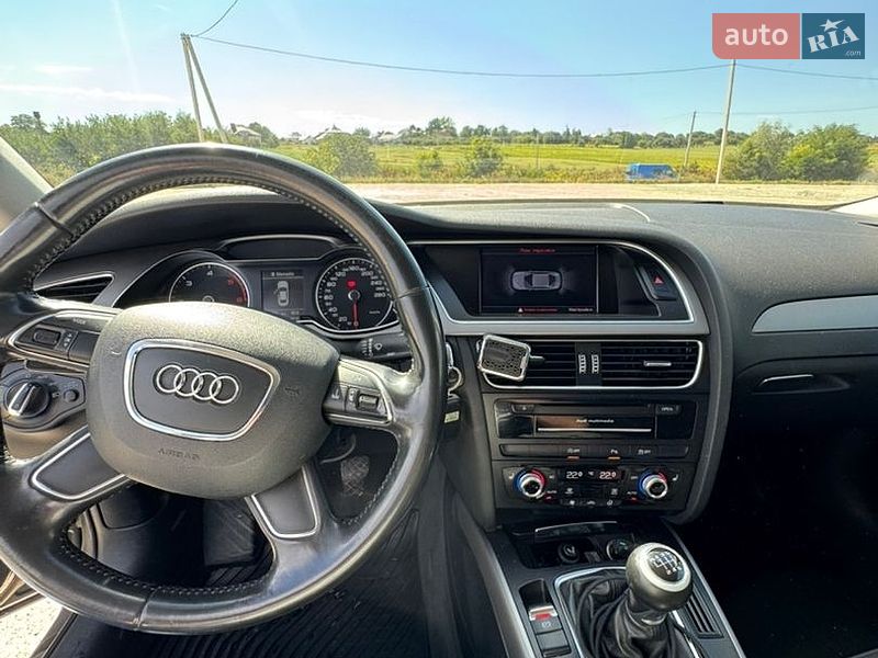 Седан Audi A4 2012 в Черновцах